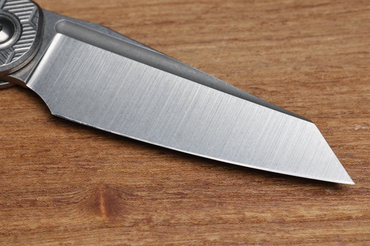 BROWN KNIVES CORTEX XL MILLED PATTERN TITANIUM AND HOLLOW GROUND SATIN MAGNACUT BLADE #414 (PREOWNED)