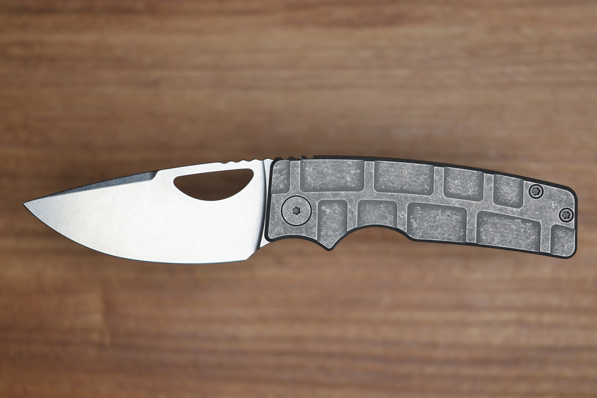 OZ MACHINE COMPANY ROOSEVELT MAG MILLED TITANIUM VANAX BLADE #4516 (PREOWNED)