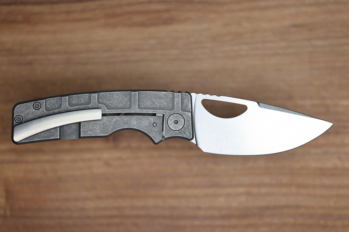 OZ MACHINE COMPANY ROOSEVELT MAG MILLED TITANIUM VANAX BLADE #4516 (PREOWNED)