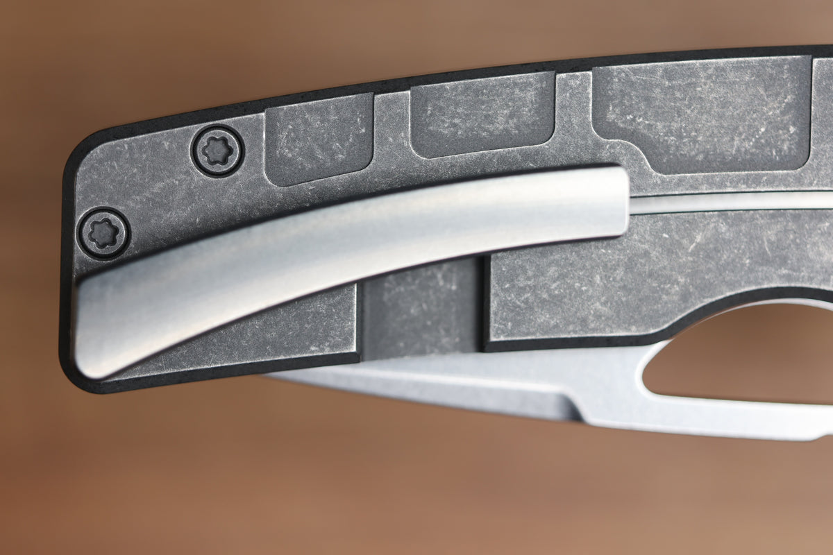 OZ MACHINE COMPANY ROOSEVELT MAG MILLED TITANIUM VANAX BLADE #4516 (PREOWNED)