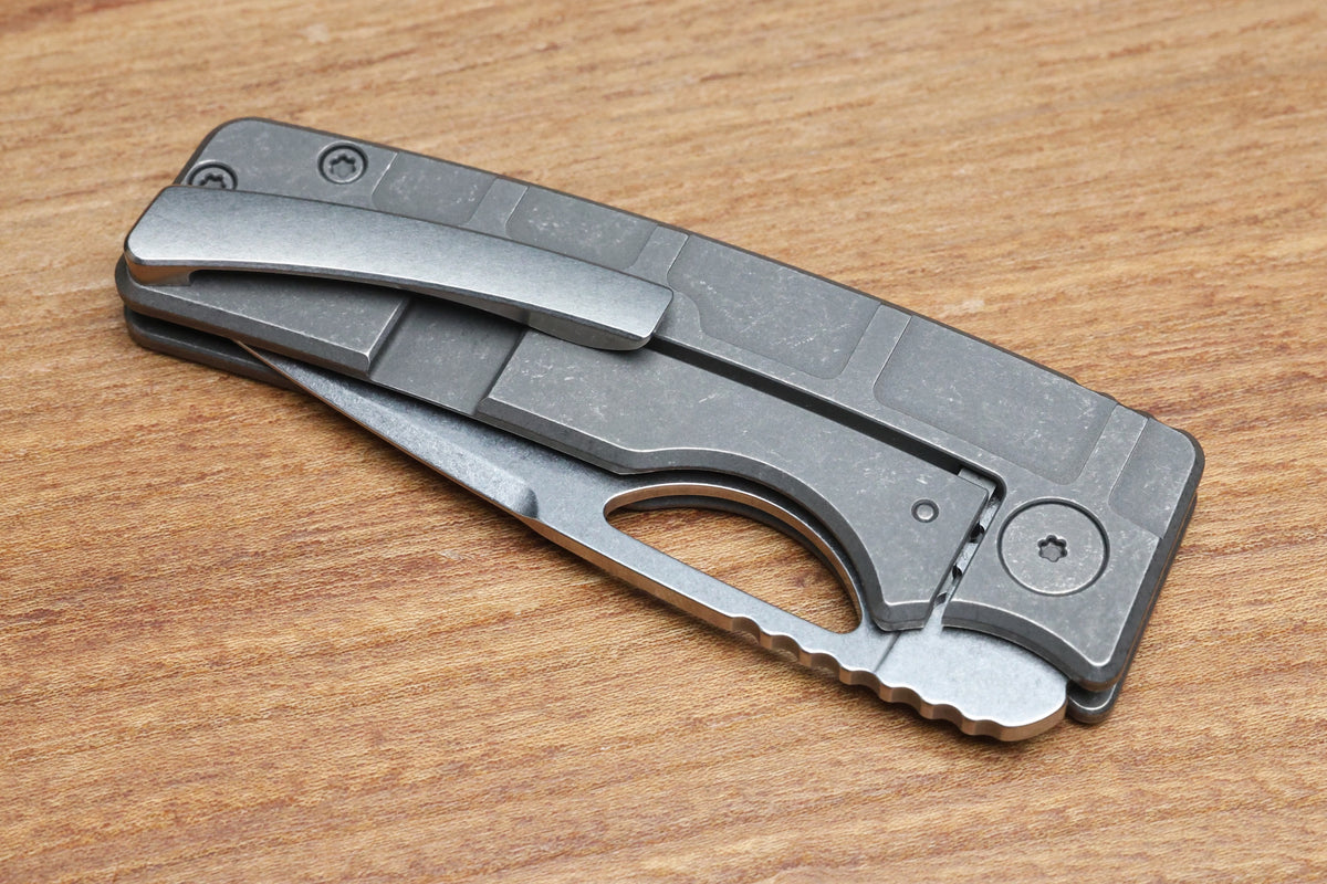 OZ MACHINE COMPANY ROOSEVELT MAG MILLED TITANIUM VANAX BLADE #4516 (PREOWNED)