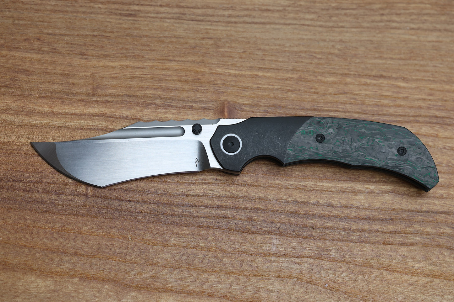 MERRIKEN KNIVES MINI ULTIMATUM - HAND RUB MAGNACUT BLADE GRIND NO. 2 - GREEN TECHNOCARBO/BLACK PVD TITANIUM