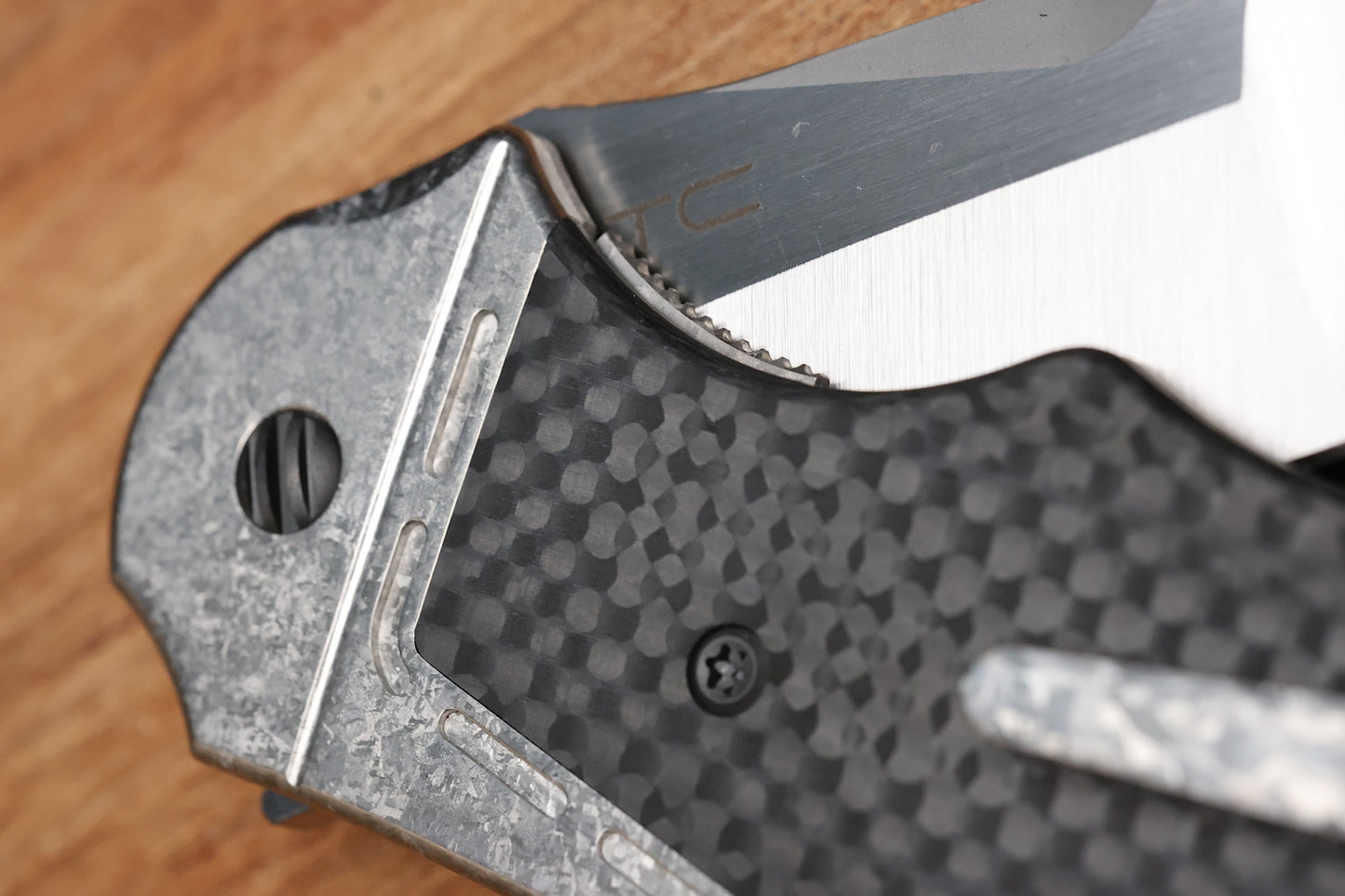 YAN's GTC CABOT CARBON FIBER CRYSTALIZED TITANIUM HANDLE S90V BLADE