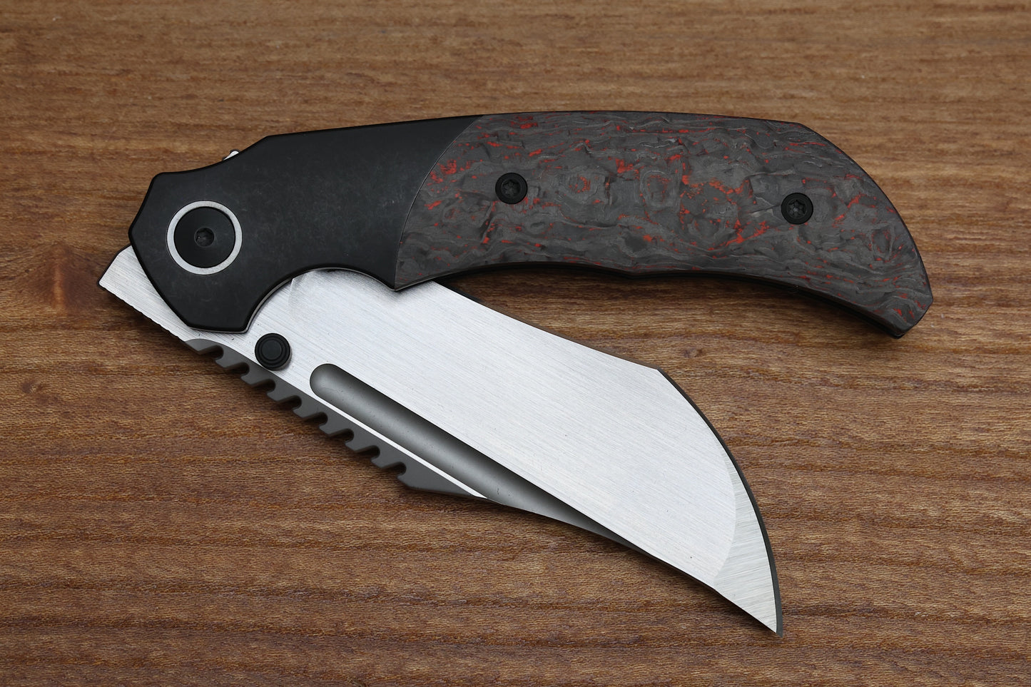 MERRIKEN KNIVES MINI ULTIMATUM - HAND RUB MAGNACUT BLADE GRIND NO. 2 - RED TECHNOCARBO/BLACK PVD TITANIUM