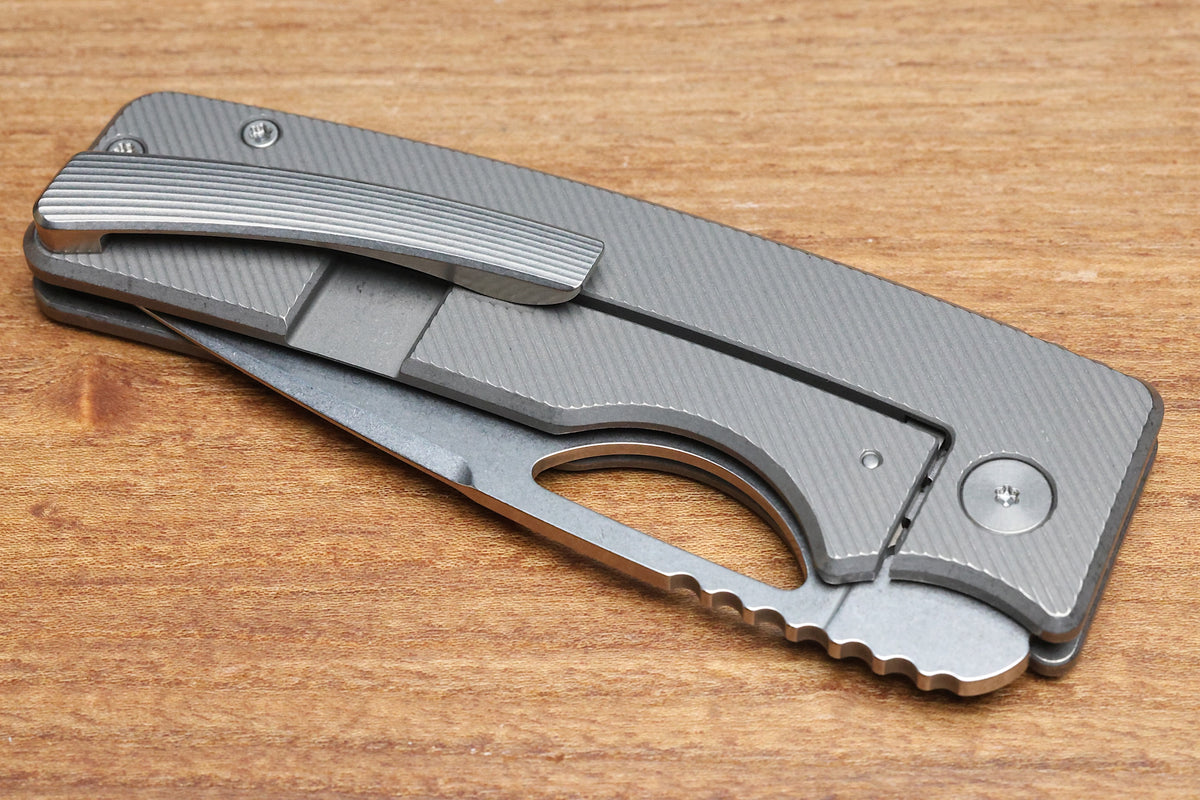 OZ MACHINE COMPANY ROOSEVELT XL ANGLE MILLED TITANIUM VANAX BLADE #971 (PREOWNED)