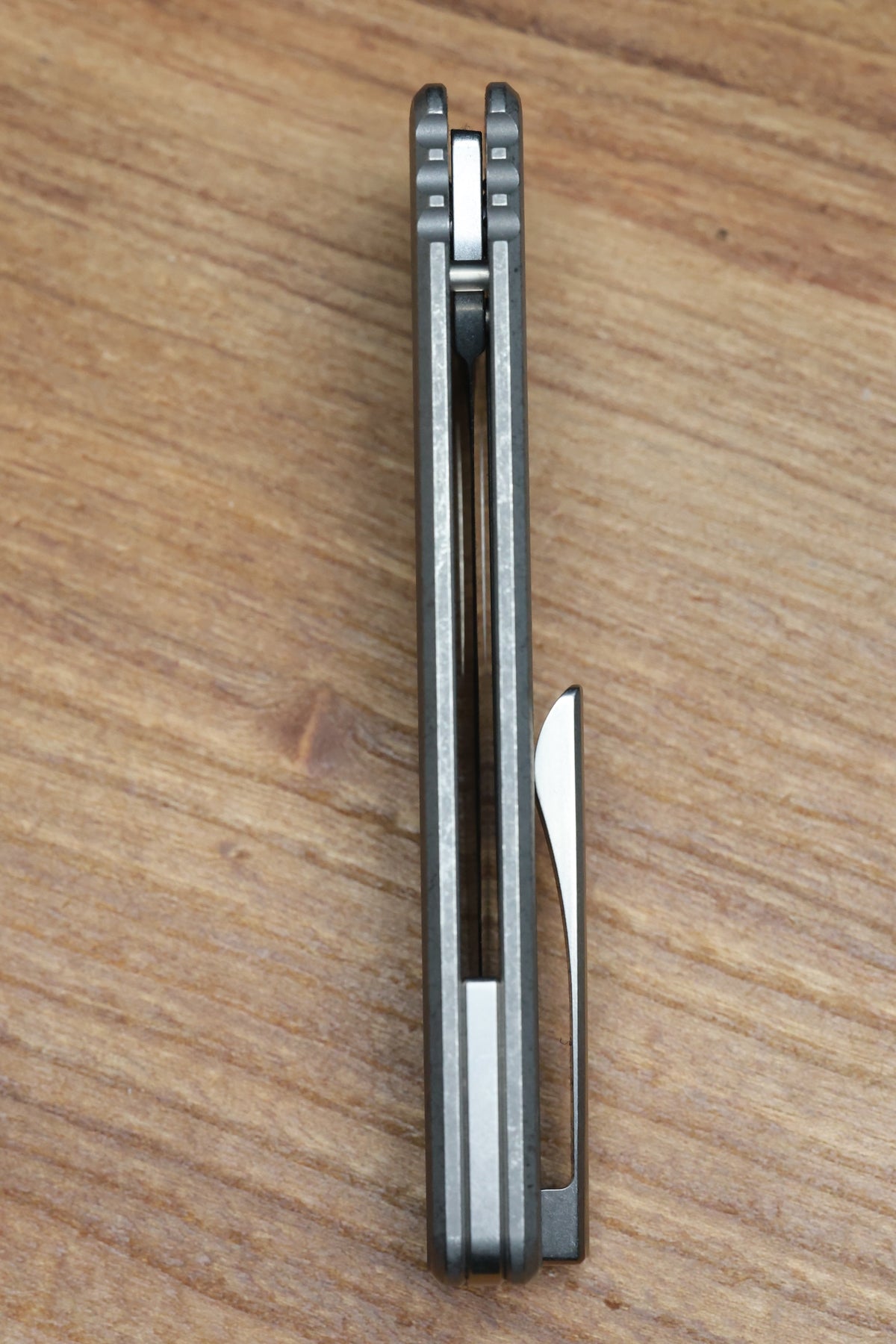 OZ MACHINE COMPANY ROOSEVELT XL ANGLE MILLED TITANIUM VANAX BLADE #971 (PREOWNED)