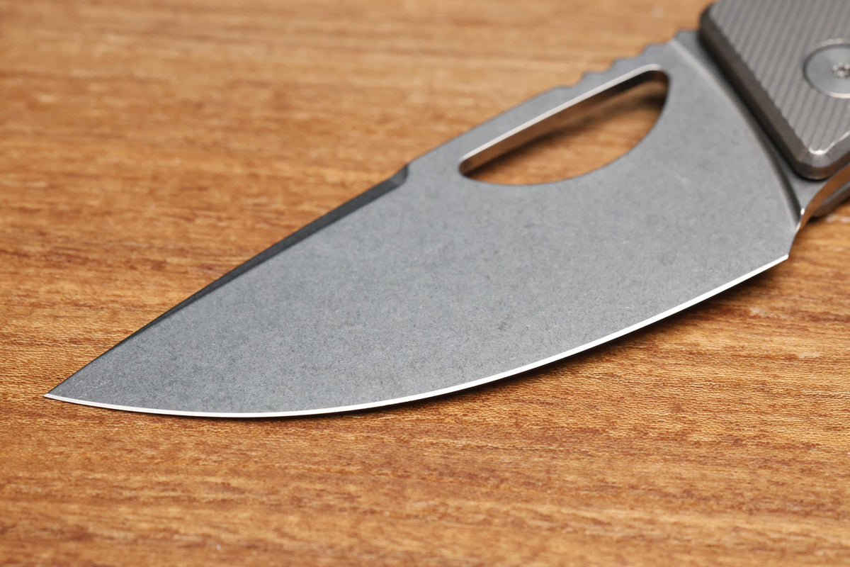 OZ MACHINE COMPANY ROOSEVELT XL ANGLE MILLED TITANIUM VANAX BLADE #971 (PREOWNED)