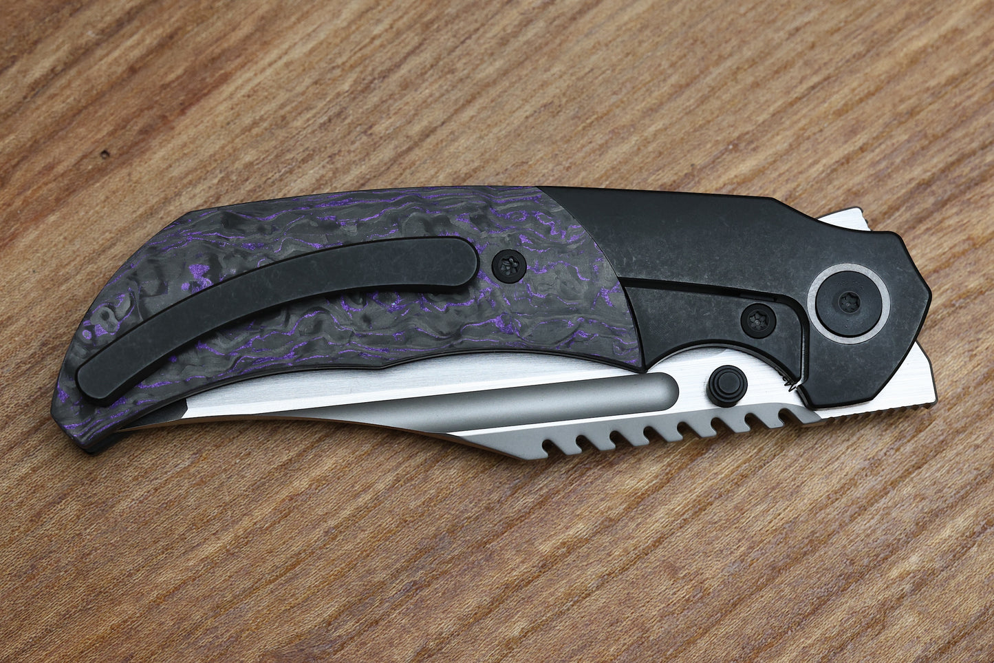 MERRIKEN KNIVES MINI ULTIMATUM - HAND RUB MAGNACUT BLADE GRIND NO. 2 - PURPLE TECHNOCARBO/BLACK PVD TITANIUM