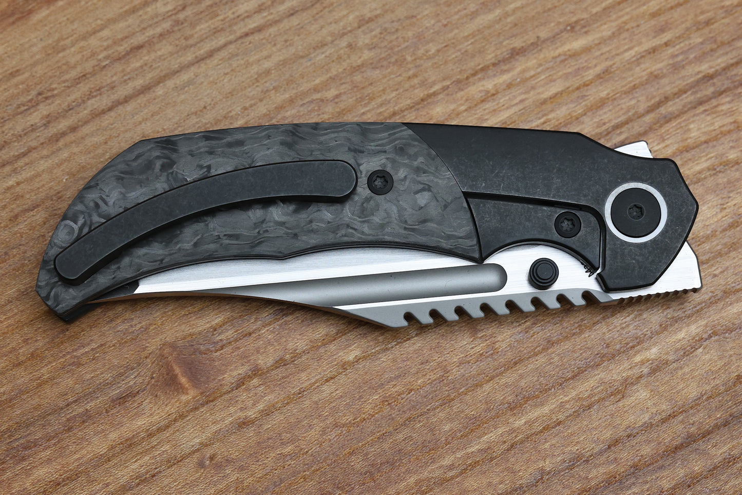 MERRIKEN KNIVES MINI ULTIMATUM - HAND RUB MAGNACUT BLADE GRIND NO. 2 - BLACK TECHNOCARBO/BLACK PVD TITANIUM