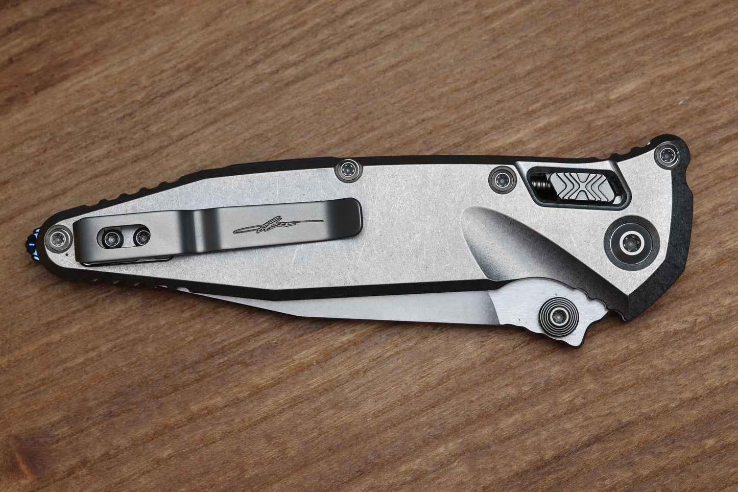 MICROTECH MARFIONE SELECT SOCOM RAM-LOK TITANIUM SLAB SIDE HANDLES W/ BLUE ACCENTS & SPEAR POINT STONEWASH M390MK 160RLS-10SMS3