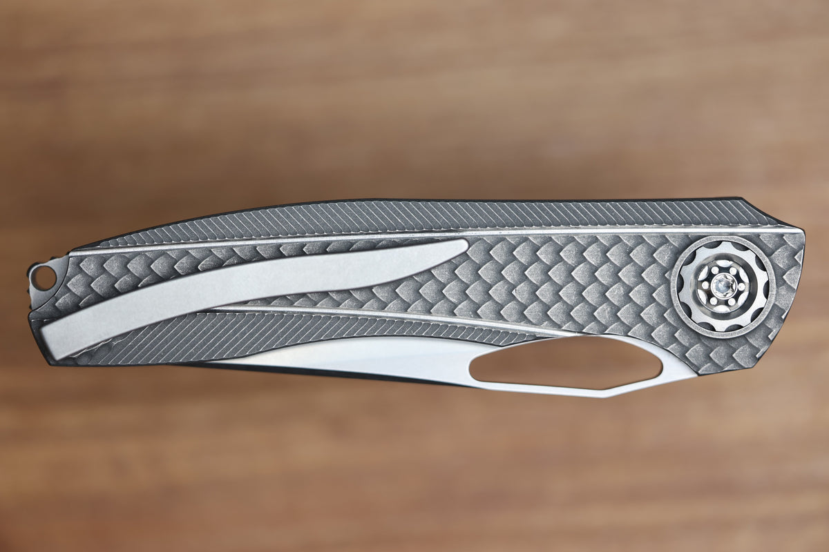 KODY EUTSLER INSET DUK DRAGONSCALE TITANIUM CPM154 BLADE (PREOWNED)