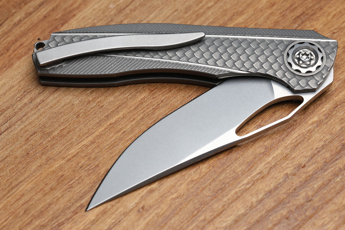 KODY EUTSLER INSET DUK DRAGONSCALE TITANIUM CPM154 BLADE (PREOWNED)