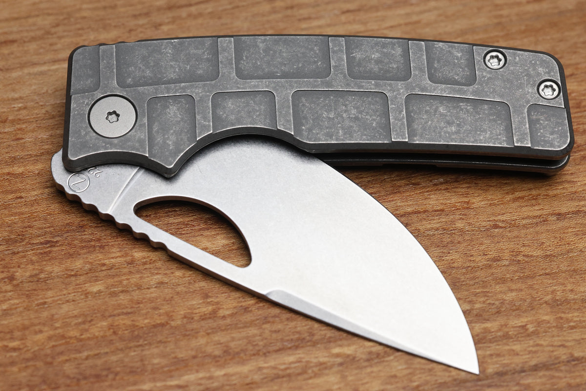 OZ MACHINE COMPANY ROOSEVELT MAG MILLED TITANIUM MAGNACUT BLADE #2285 (PREOWNED)