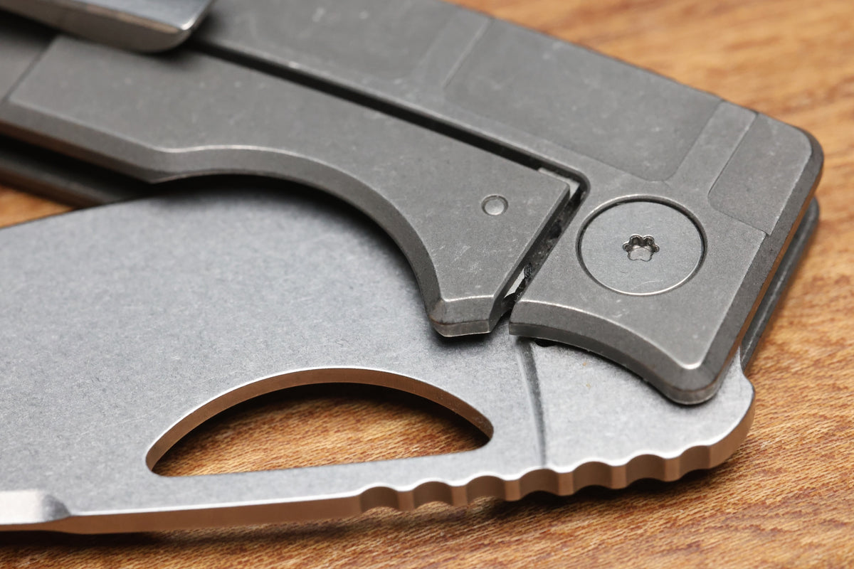 OZ MACHINE COMPANY ROOSEVELT MAG MILLED TITANIUM MAGNACUT BLADE #2285 (PREOWNED)