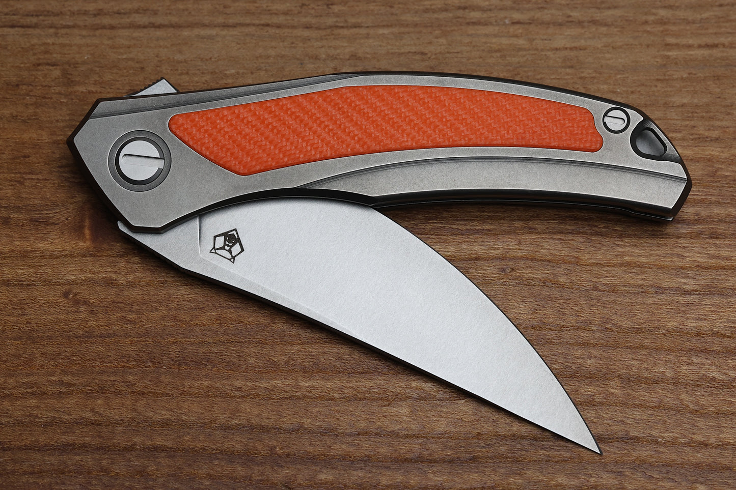 SHIROGOROV URSUS QUANTUM – CROMAX PM BLADE – TITANIUM HANDLE – ORANGE G10 INLAY – SRB