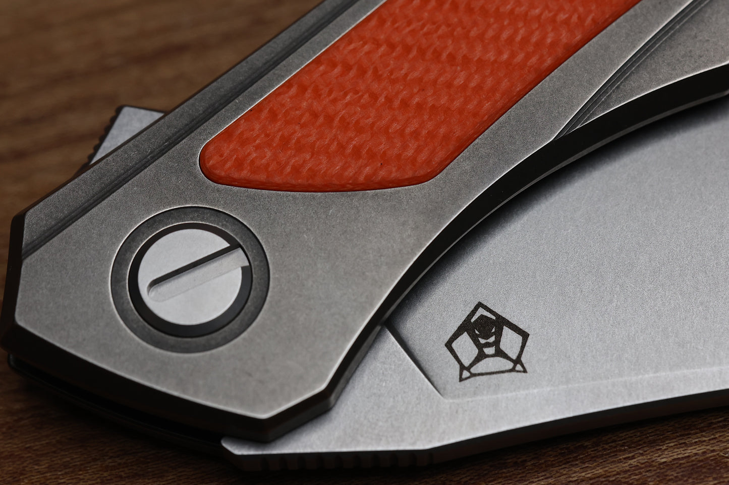 SHIROGOROV URSUS QUANTUM – CROMAX PM BLADE – TITANIUM HANDLE – ORANGE G10 INLAY – SRB