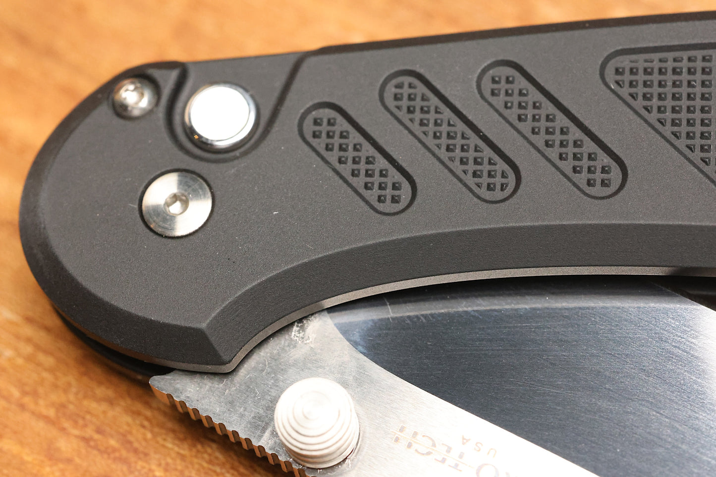 PRO-TECH KNIVES PEACE NEIGHBOR AVALON BLACK ALUMINUM AND MIRROR POLISHED BLADE CUSTOM 002