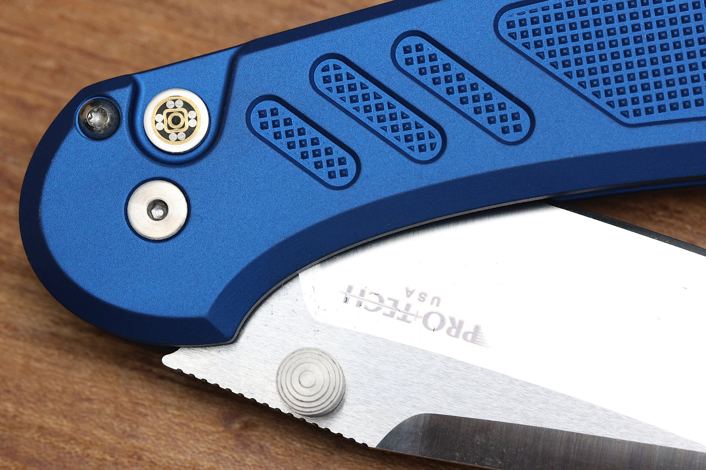 PRO-TECH KNIVES PEACE NEIGHBOR AVALON TEXTURED BLUE ALUMINUM HANDLE MACHINED SATIN MAGNACUT BLADE 2026 CCK SPRING.1