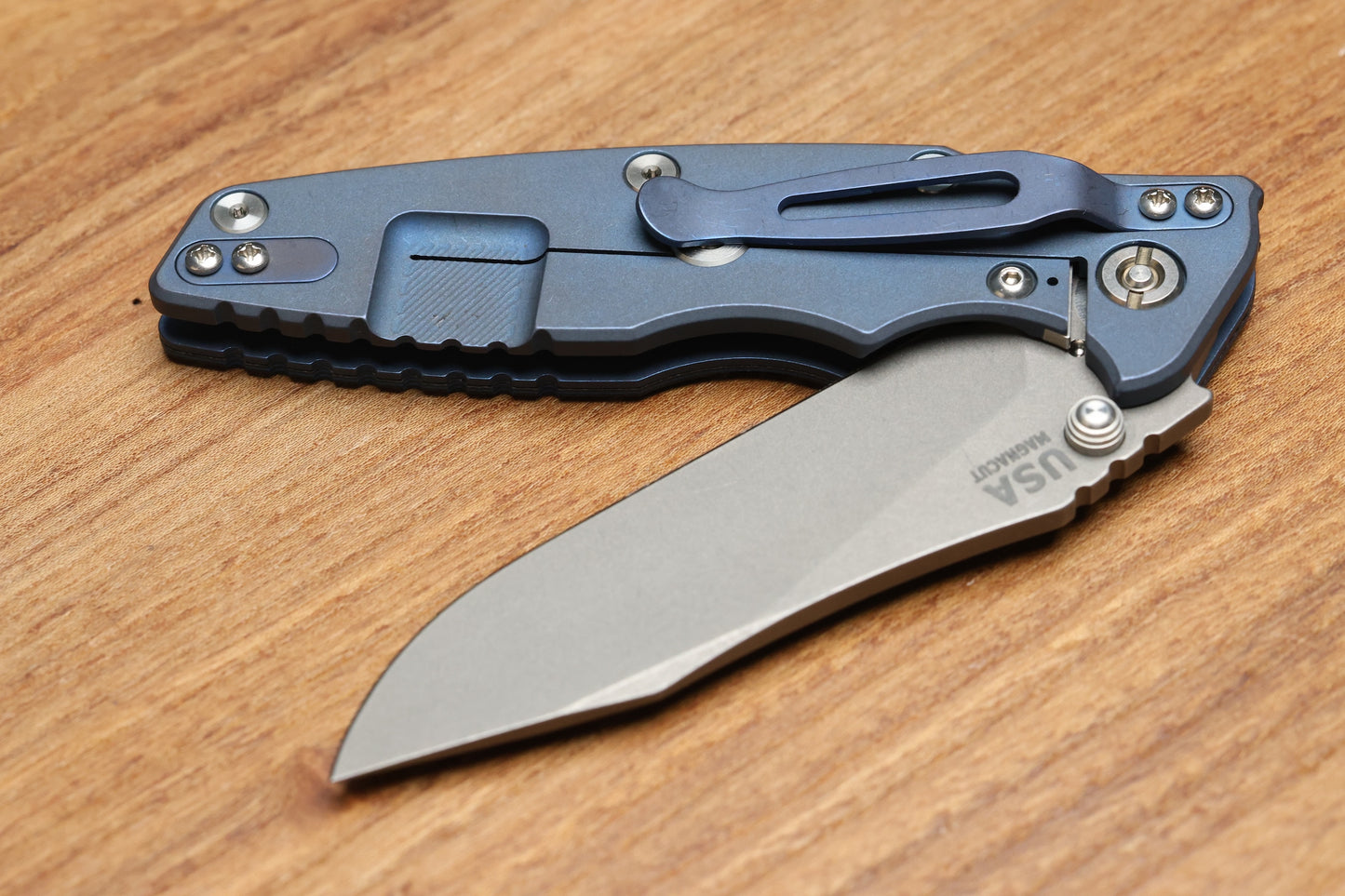 HINDERER KNIVES EKLIPSE 3.5" - MAGNACUT SKINNY SLICER - HOLLOW GRIND - TRI-WAY - BATTLE BLUE - BLUE/BLACK G10