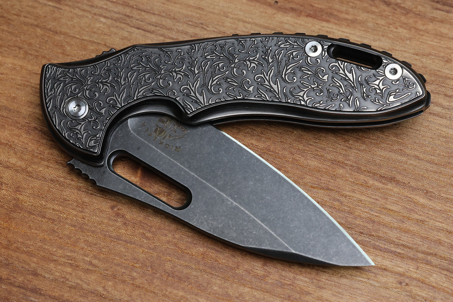 MECHFORCE KNIVES SENTRY RICK LALA COLLAB PVD BLACK SCROLL PATTERN TITANIUM & PVD BLACK M390