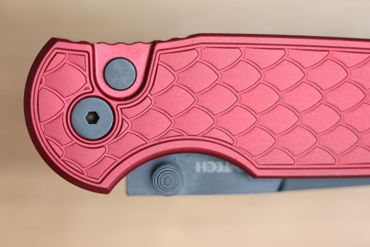 PRO-TECH TR-3 INTEGRITY MANUAL RED ALUMINUM RELIC HANDLES W/ DLC MAGNACUT INT1106-REPTILE RED