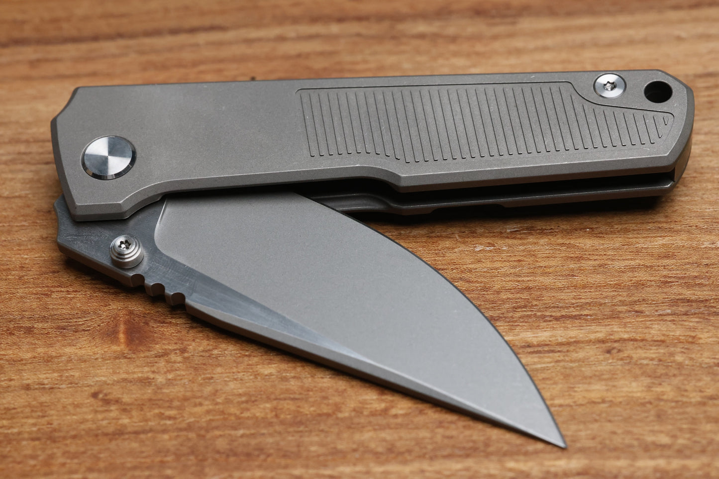 BMKT EXPLORER NF SPEC 1 - MILLED PATTERN TITANIUM  HANDLE WITH S90V BLADE