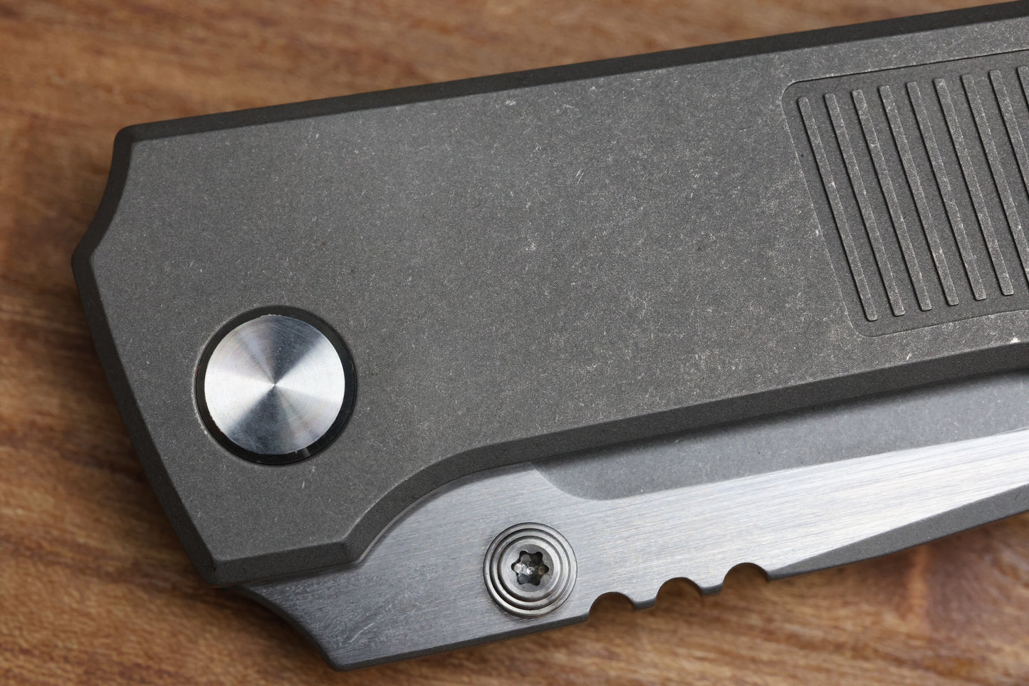 BMKT EXPLORER NF SPEC 1 - MILLED PATTERN TITANIUM  HANDLE WITH S90V BLADE