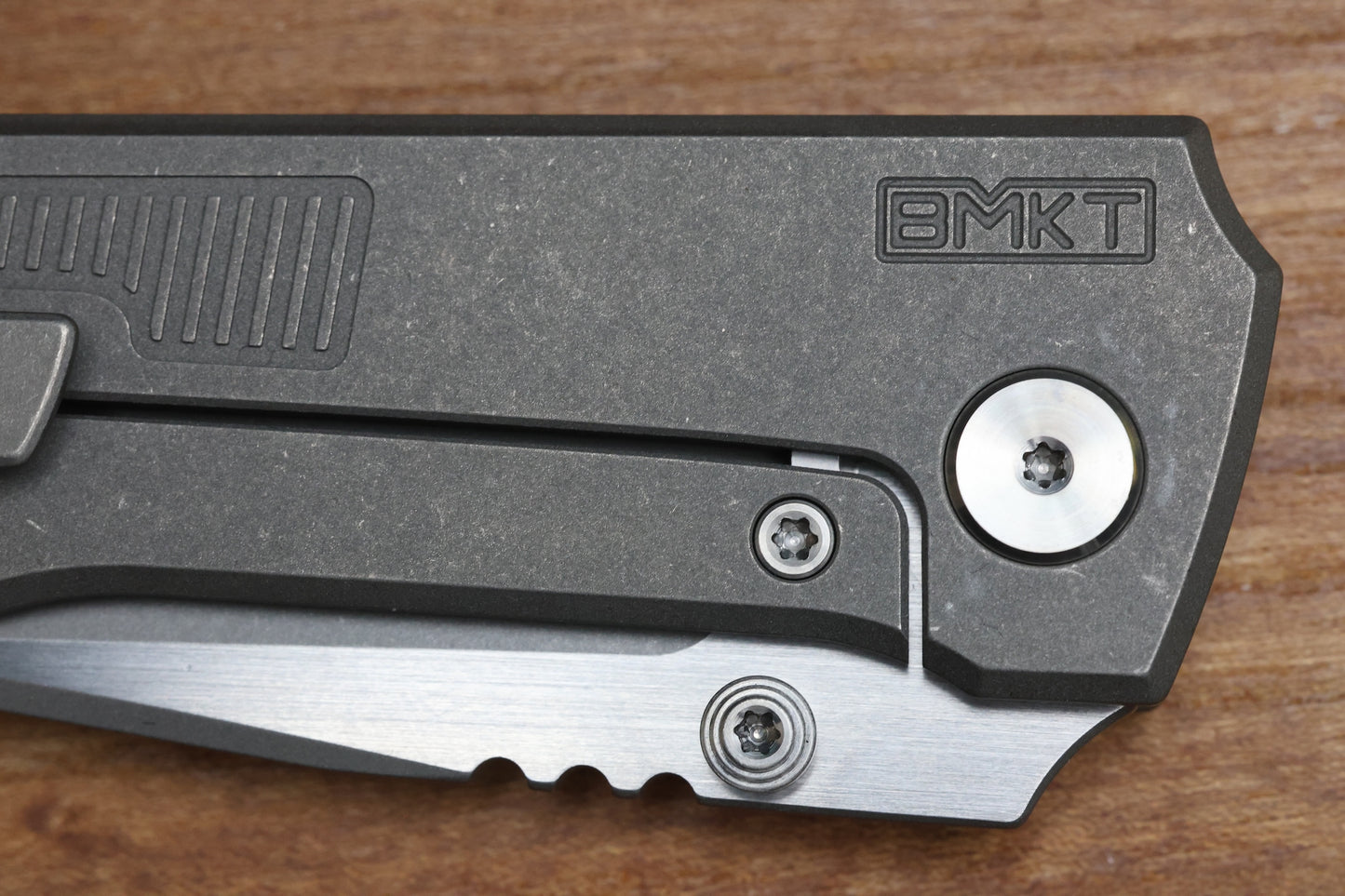 BMKT EXPLORER NF SPEC 1 - MILLED PATTERN TITANIUM  HANDLE WITH S90V BLADE