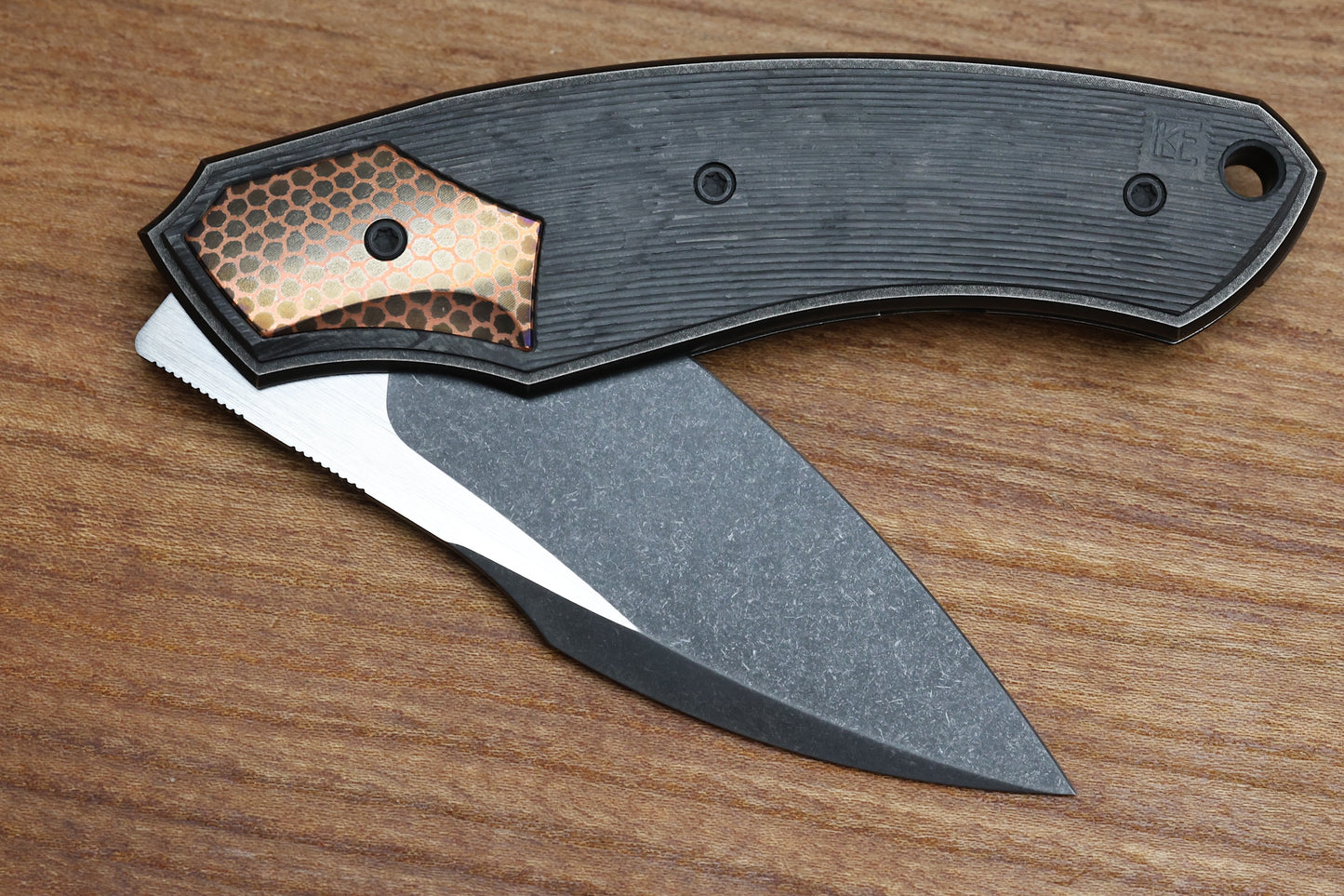 CUSTOM KNIFE FACTORY DAVLESS CARBON FIBER & SUPERCONDUCTOR W/ TWO TONE BLACKWASH S90V