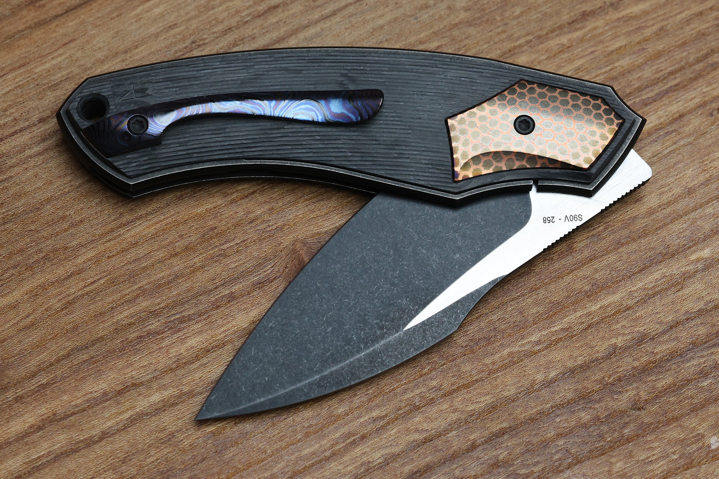 CUSTOM KNIFE FACTORY DAVLESS CARBON FIBER & SUPERCONDUCTOR W/ TWO TONE BLACKWASH S90V