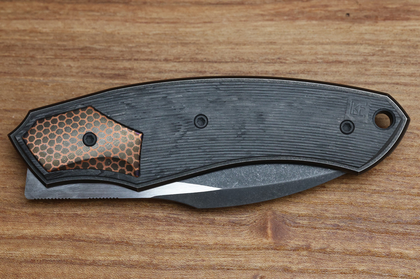 CUSTOM KNIFE FACTORY DAVLESS CARBON FIBER & SUPERCONDUCTOR W/ TWO TONE BLACKWASH S90V