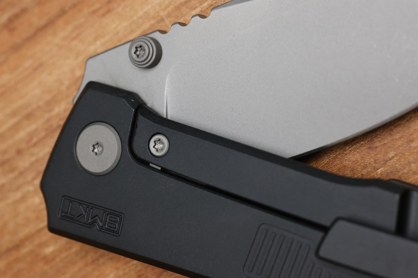 BMKT EXPLORER NF SPEC 2 - MILLED PATTERN BLACK PVD TITANIUM HANDLE WITH S90V BLADE