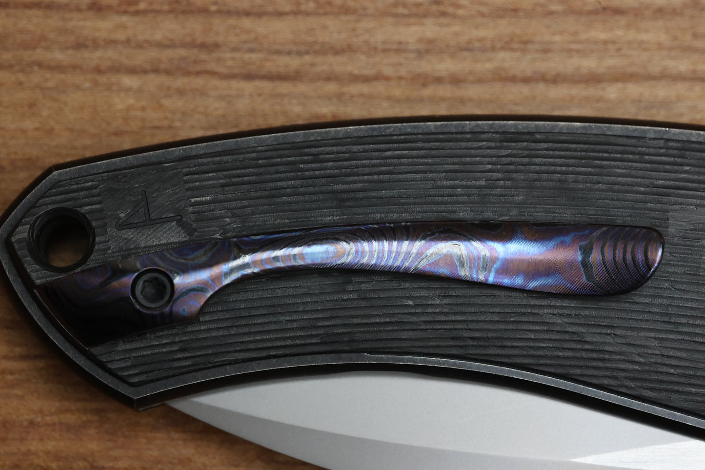 CUSTOM KNIFE FACTORY DAVLESS CARBON FIBER & BLUE CRYSTAL TI W/ CKF WASH S90V