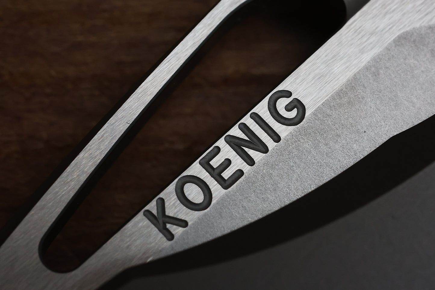 KOENIG MINI ARIUS - SMOOTH TITANIUM HANDLE - SILVER HARDWARE - BURNISHED W/ POLISHED FLATS M390 BLADE