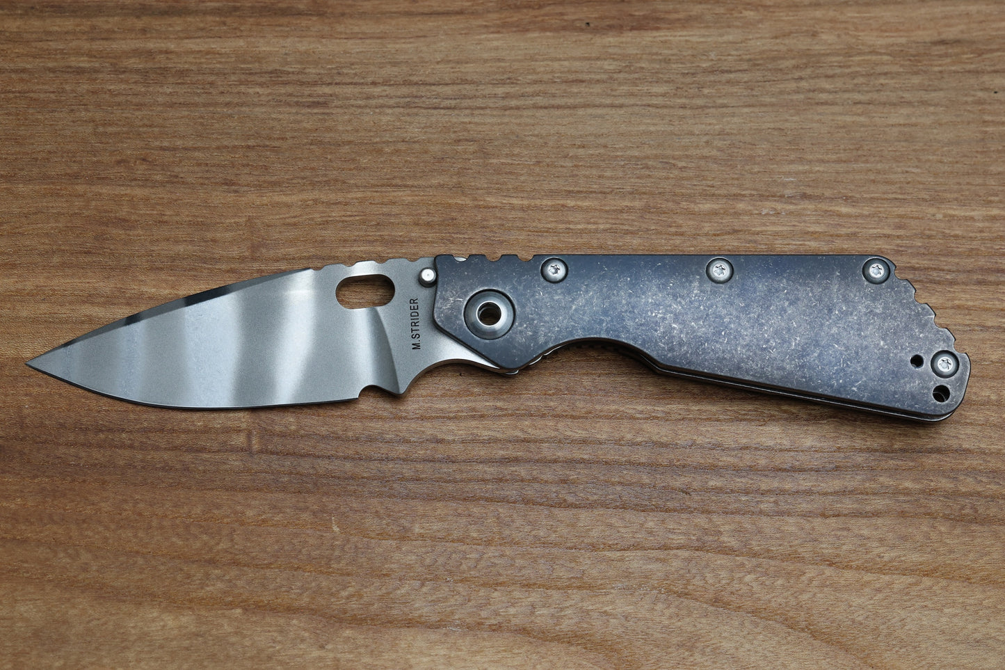 STRIDER KNIVES SMF CC TIGER STRIPE 20CV SPEARPOINT