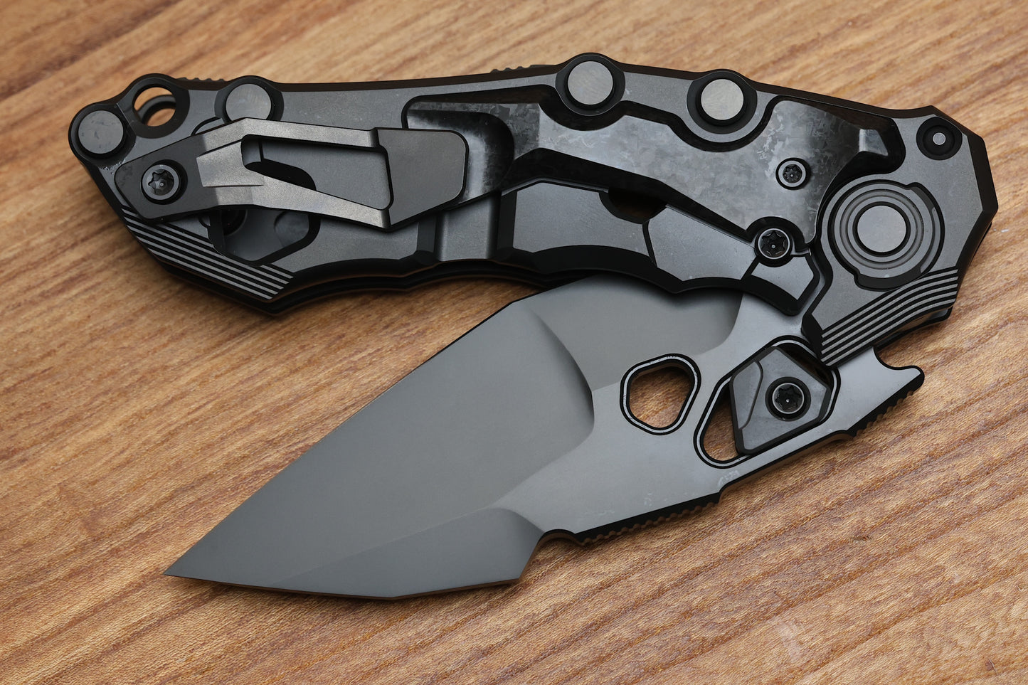 CUSTOM KNIFE FACTORY TRAKTOR DLC TITANIUM/CARBON FIBER & DLC M390