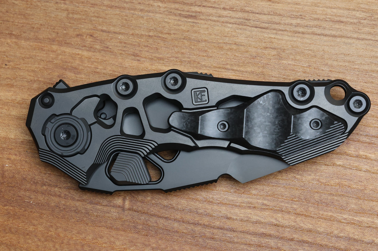 CUSTOM KNIFE FACTORY TRAKTOR DLC TITANIUM/CARBON FIBER & DLC M390