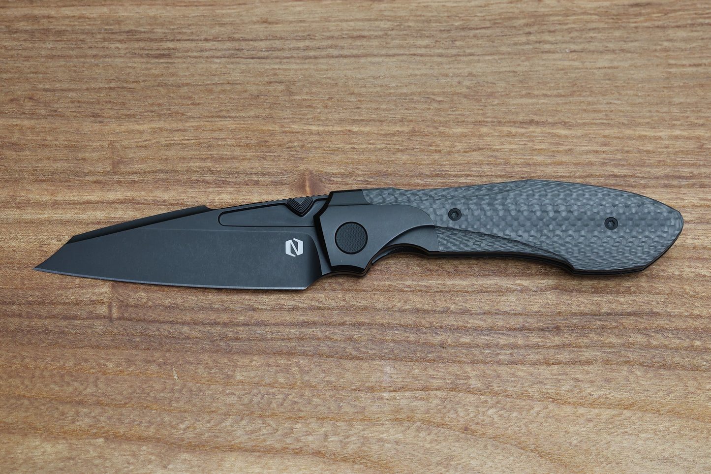 NULL KNIVES VOODOO - BLACK PVD/LIGHT STONEWASH TI/WEAVE CARBON FIBER HANDLE - BLACK PVD/LIGHT STONEWASH M390 BLADE