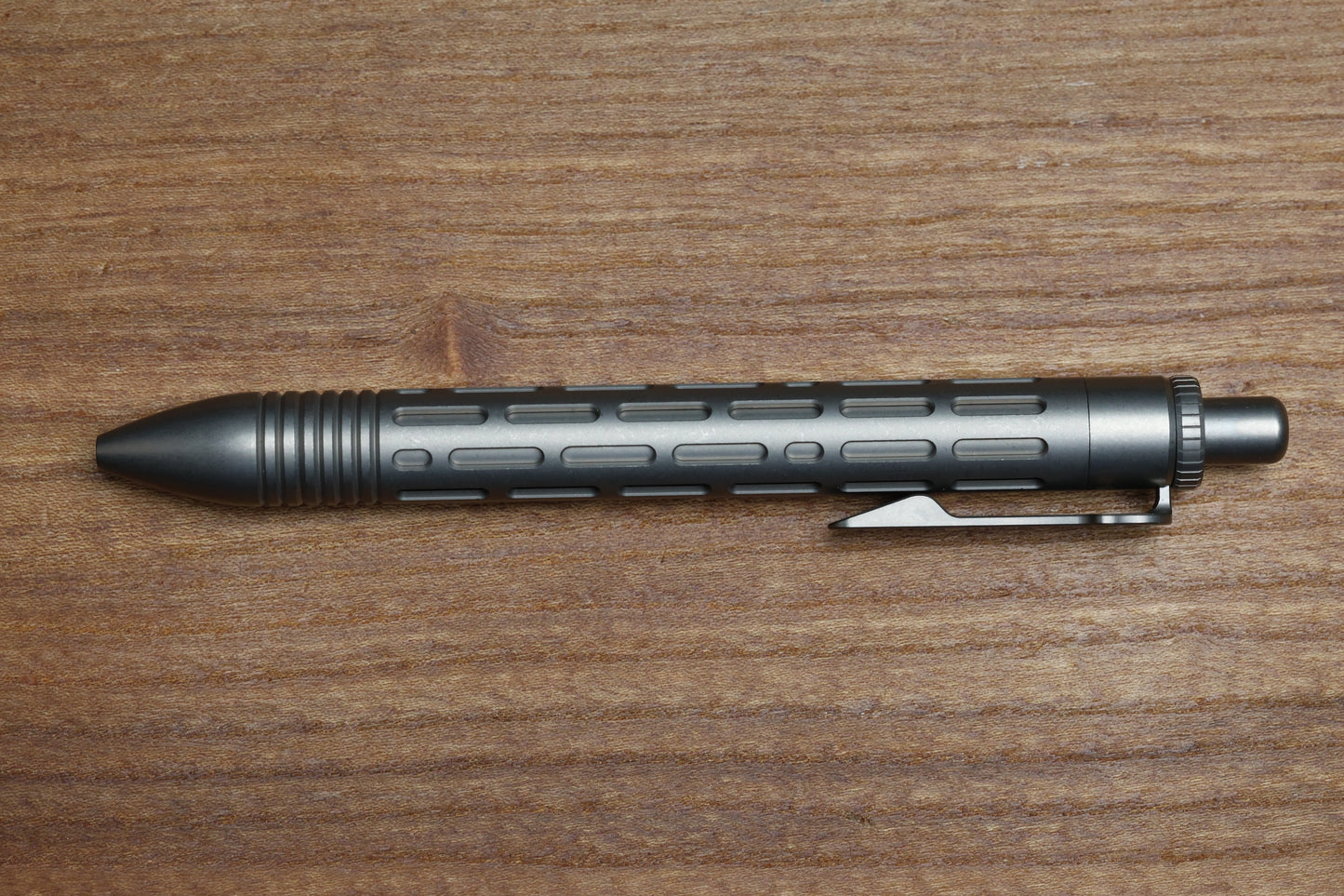 CHAVES KNIVES TITANIUM CLICKER PEN – VERTICAL LINES
