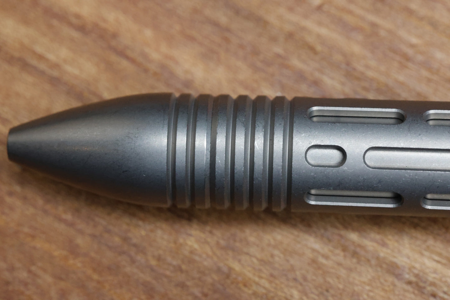 CHAVES KNIVES TITANIUM CLICKER PEN – VERTICAL LINES