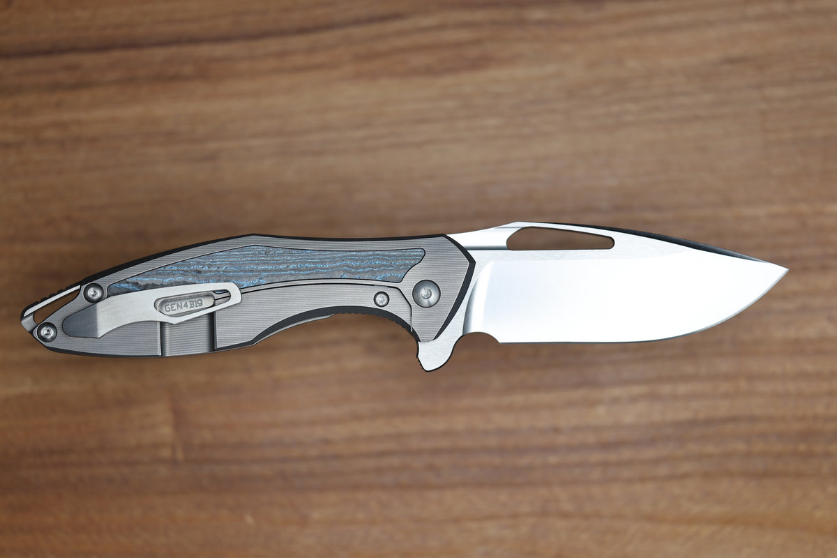 KOENIG KNIVES ARIUS - SMOOTH TITANIUM HANDLE W/ OCEAN BLUE CARBOTI INLAYS - SILVER HARDWARE - BRIGHTWASHED W/ POLISHED FLATS M390 BLADE