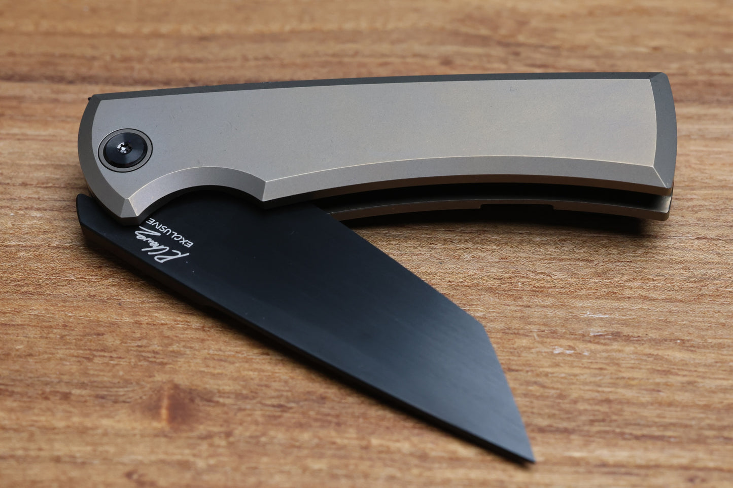 CHAVES EXCLUSIVE INTEGRAL LIBERATION STREET BRONZE ANO - PVD M390 TANTO CHISEL GRIND
