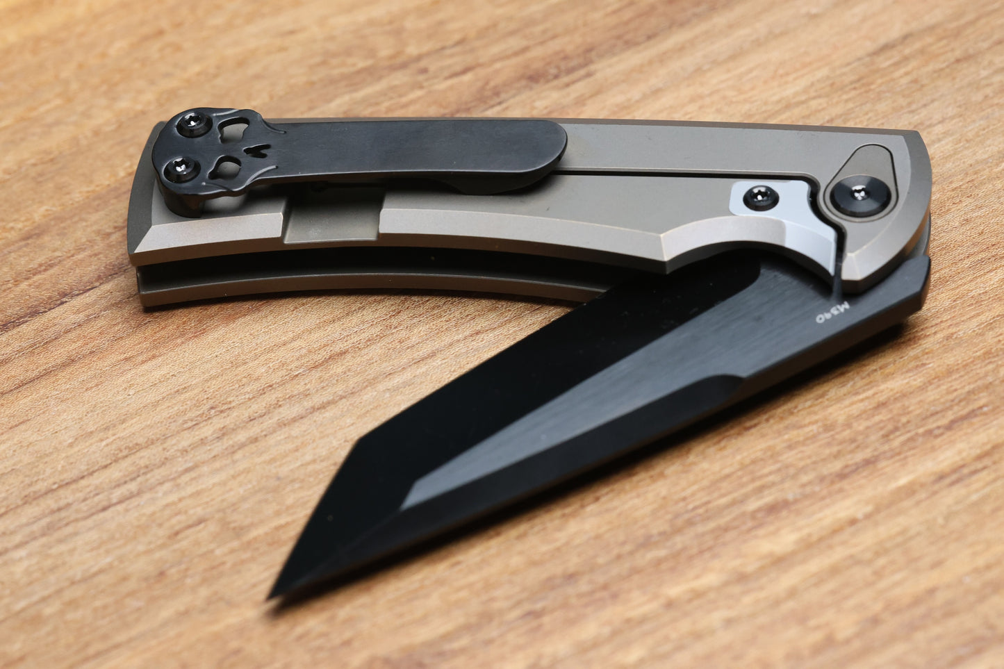 CHAVES EXCLUSIVE INTEGRAL LIBERATION STREET BRONZE ANO - PVD M390 TANTO CHISEL GRIND