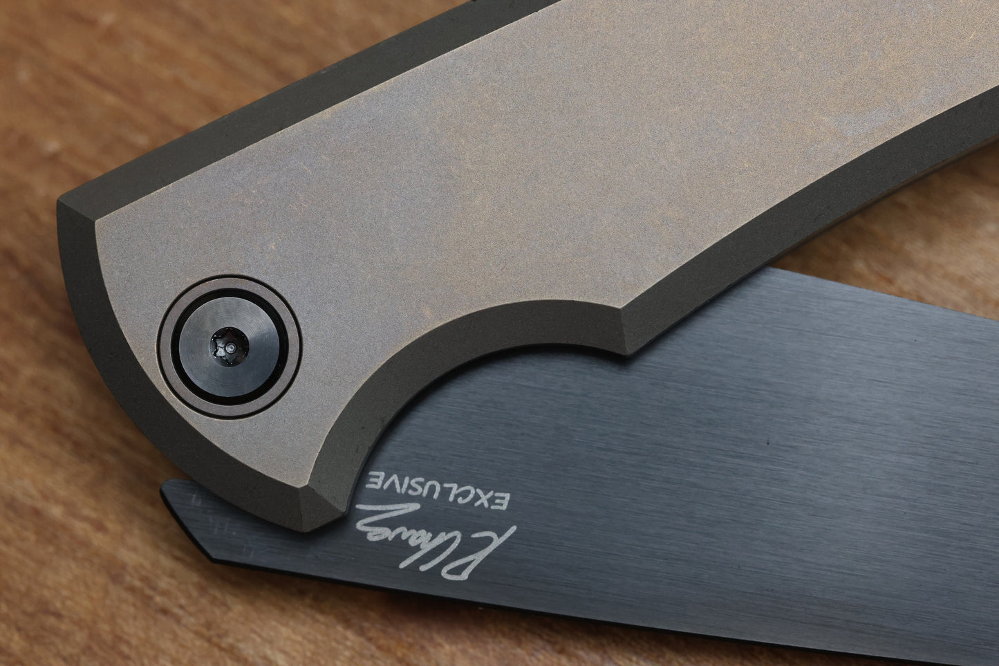 CHAVES EXCLUSIVE INTEGRAL LIBERATION STREET BRONZE ANO - PVD M390 TANTO CHISEL GRIND