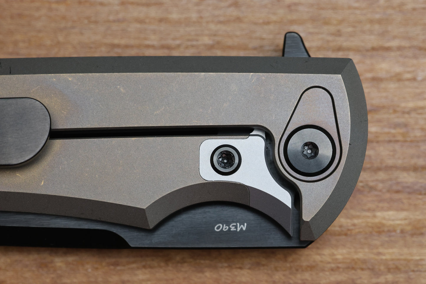 CHAVES EXCLUSIVE INTEGRAL LIBERATION STREET BRONZE ANO - PVD M390 TANTO CHISEL GRIND