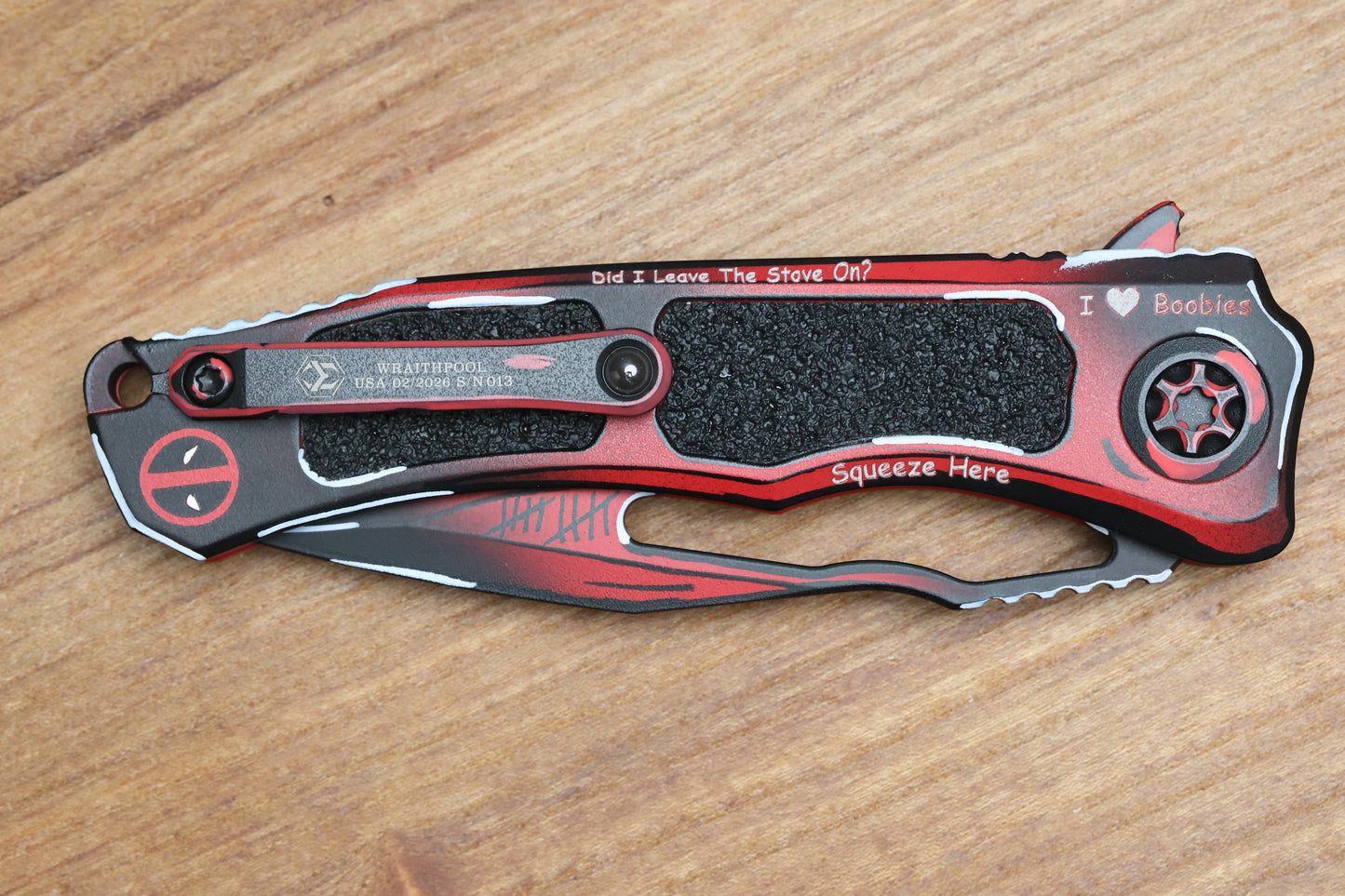 HERETIC WRAITH MANUAL V4 CLIP POINT DEADPOOL CEL SHADING H001-CS-DP