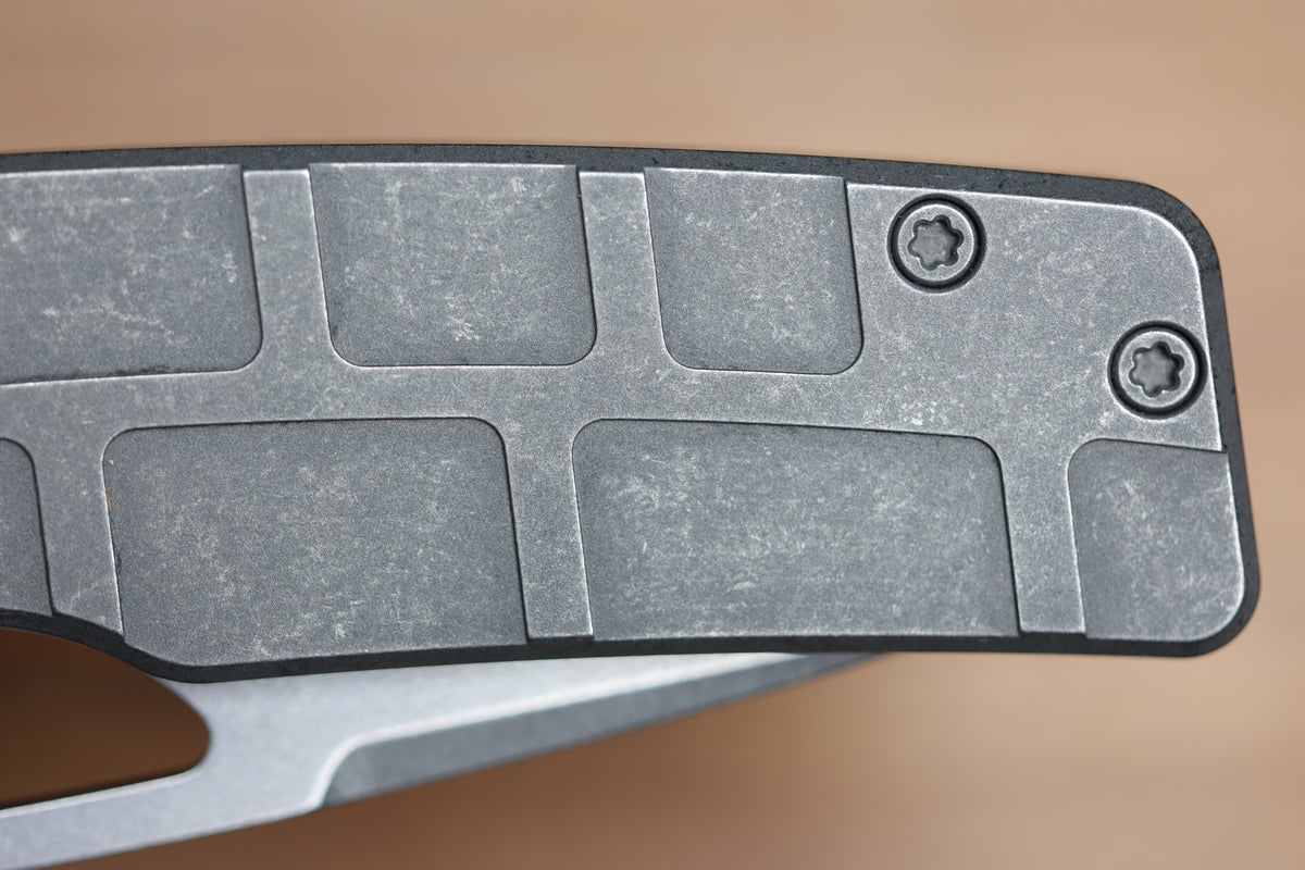 OZ MACHINE COMPANY ROOSEVELT MAG MILLED TITANIUM VANAX BLADE #4514 (PREOWNED)