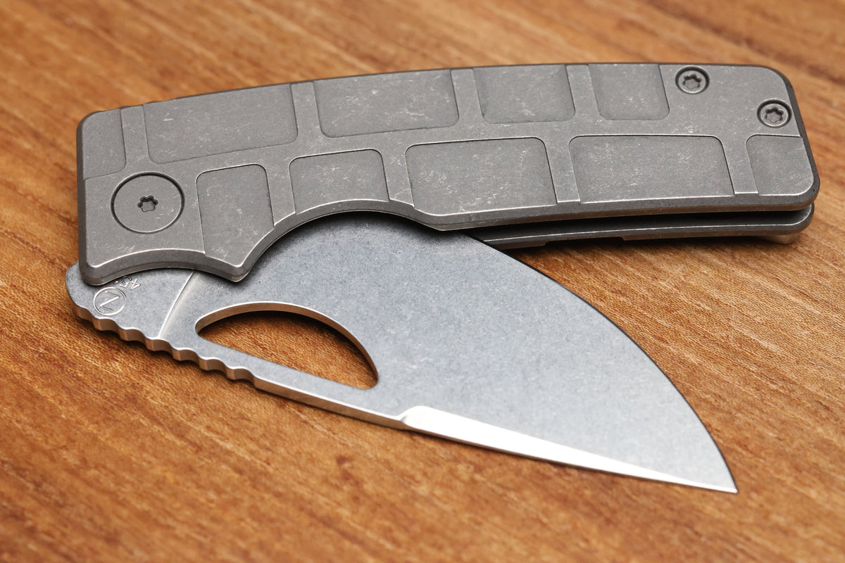 OZ MACHINE COMPANY ROOSEVELT MAG MILLED TITANIUM VANAX BLADE #4514 (PREOWNED)