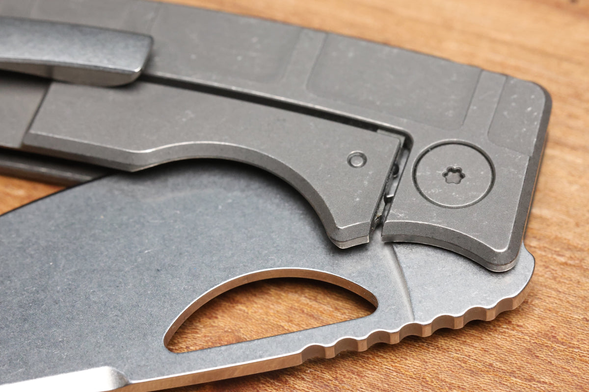 OZ MACHINE COMPANY ROOSEVELT MAG MILLED TITANIUM VANAX BLADE #4514 (PREOWNED)