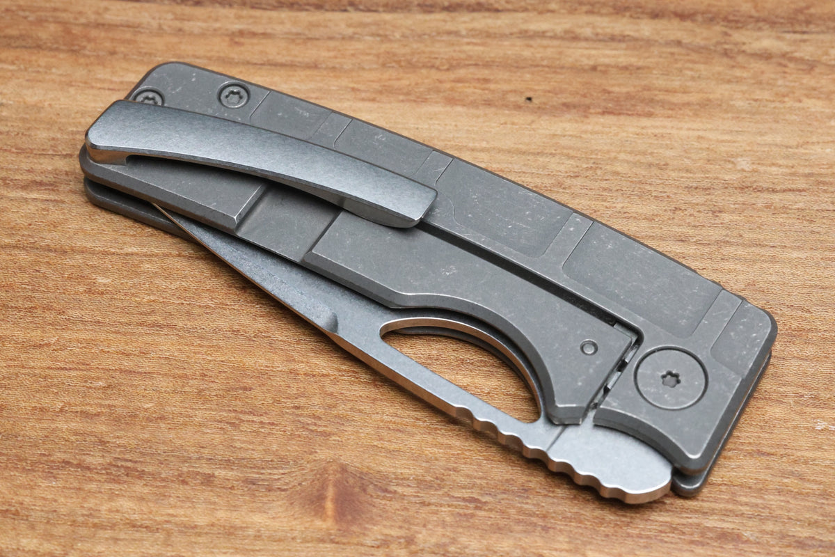 OZ MACHINE COMPANY ROOSEVELT MAG MILLED TITANIUM VANAX BLADE #4514 (PREOWNED)
